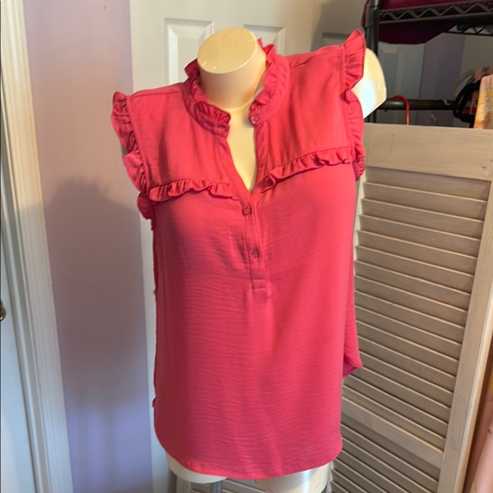 Chic Pink Sleeveless Ruffled Blouse